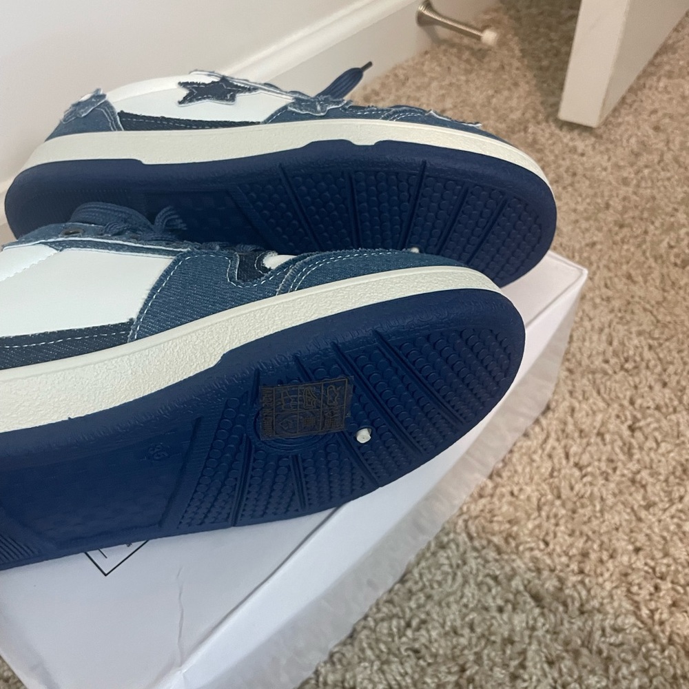 Kids Size 4.5 Denim Fashion Sneakers Stars White and Blue - Picture 3 of 8